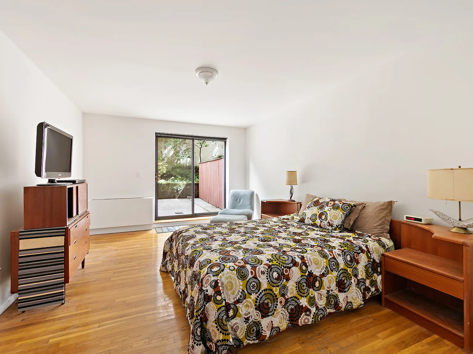 445 West 19th Street — Photo 4