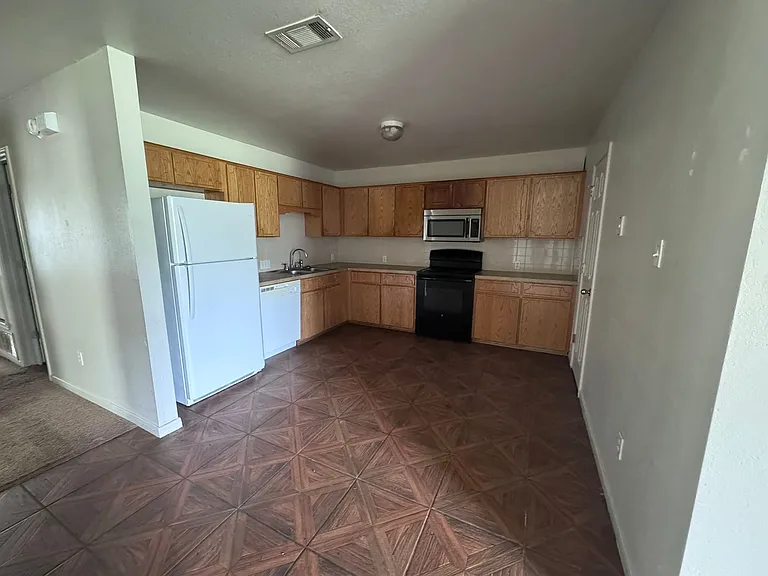 1430 Shoshoni Trl — Photo 4