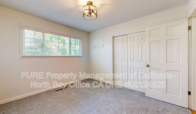 5617 Dupont Dr — Photo 20