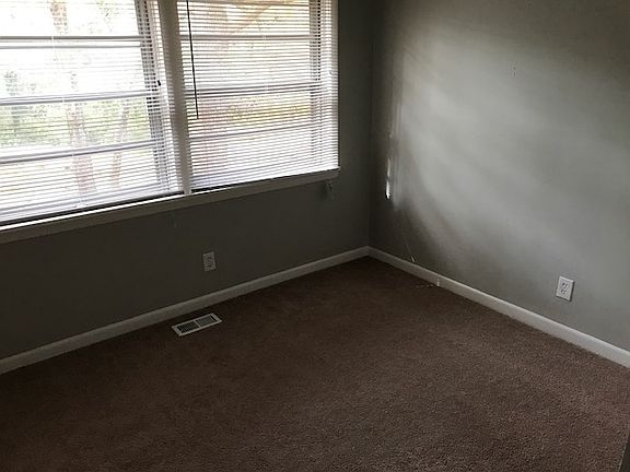 5th image of 6127 Holiday Blvd