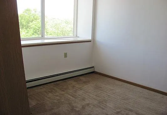 300 W Vermont Ave — Photo 5