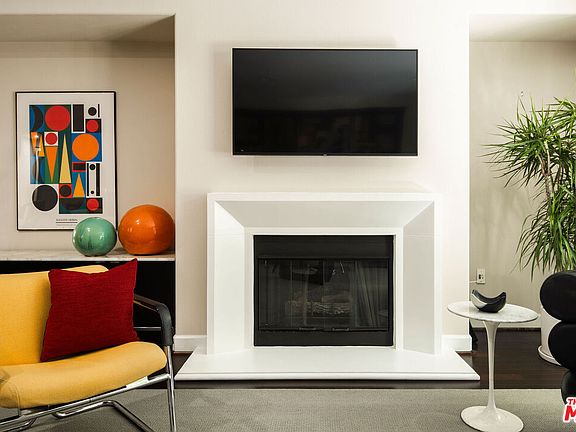 2nd image of 10878 Bloomfield St #108