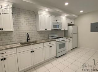 14 Hull St, Boston, MA 02113