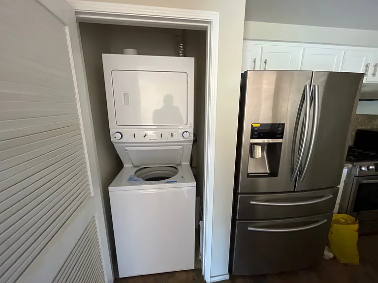280 Caldecott Ln #208 — Photo 3