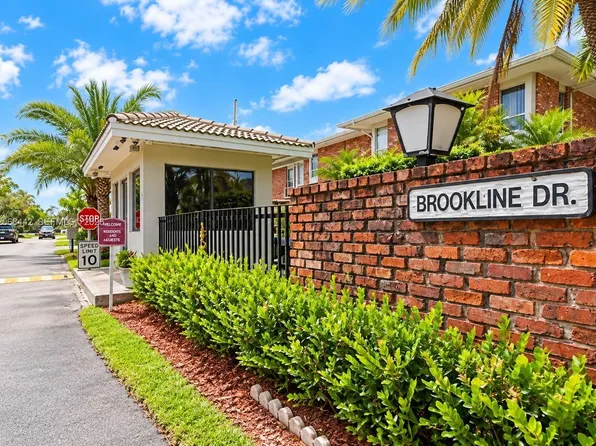 6812 Brookline Dr #6812, Hialeah, FL 33015