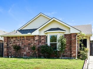 1000 Old Barn Ln, Mesquite, TX 75149