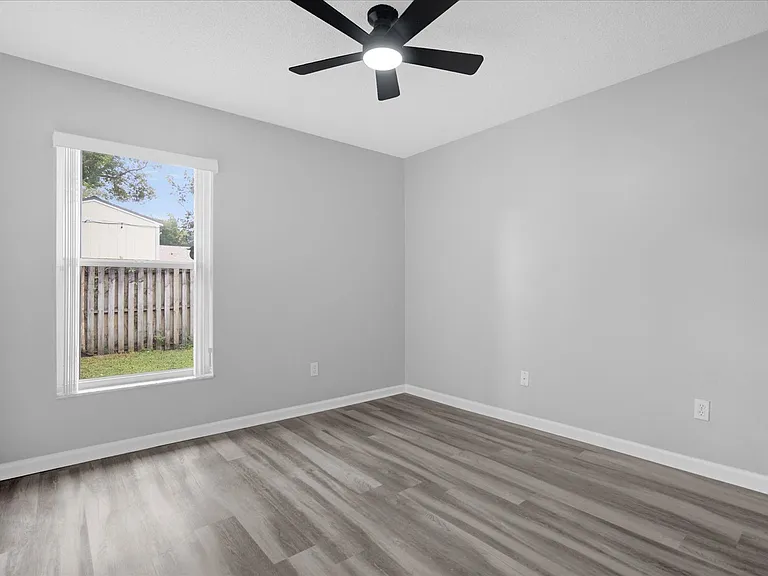 3521 Moss Pointe Pl — Photo 16