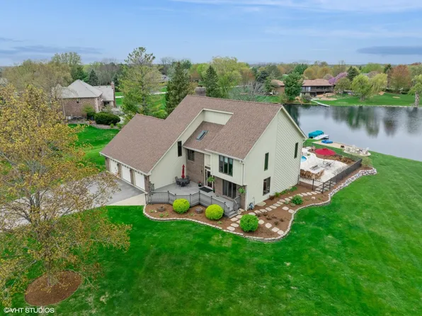 22846 W Lochanora Dr, Lake Zurich, IL 60047