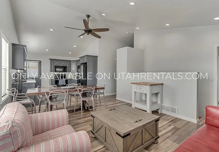 232 W 200 N — Photo 5
