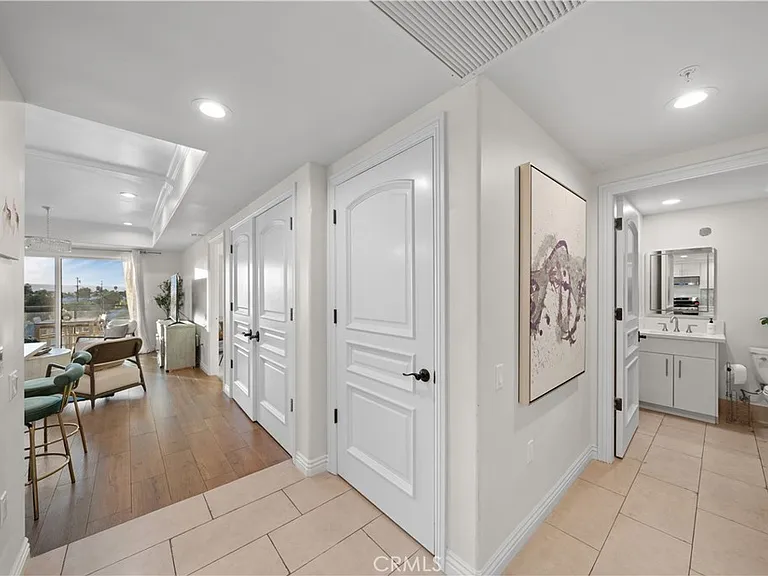 1598 Long Beach Blvd — Photo 9