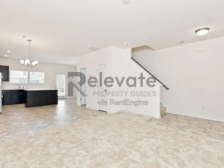 250 Greenpark Rd — Photo 4