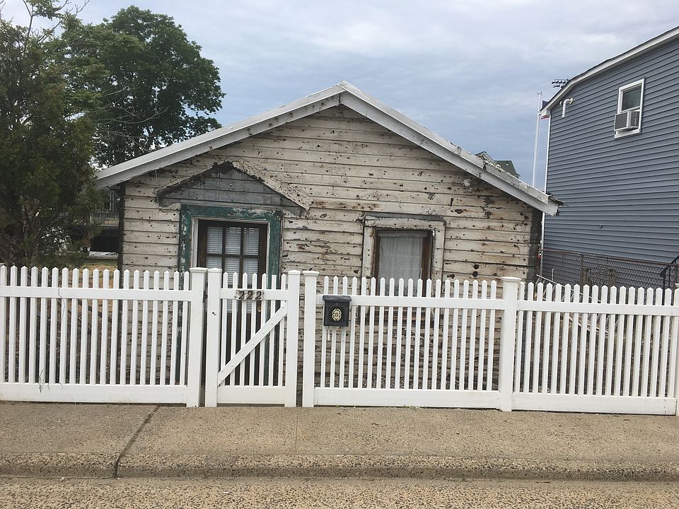 1st image of 222 Sportsmans Ave