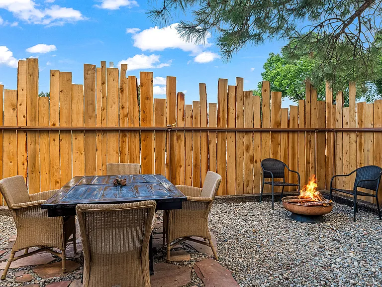 1802 Paseo Del Pueblo Sur — Photo 35