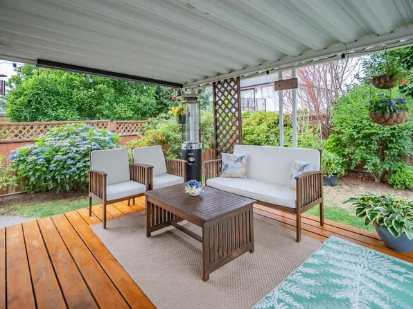 22987 123b Ave, Maple Ridge, BC V2X 0C4