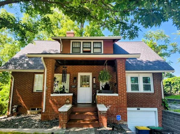 3207 Center St #1, Des Moines, IA 50312