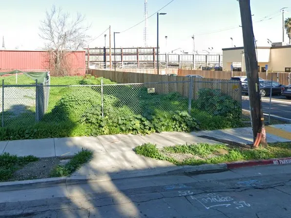 621 E Channel St, Stockton, CA 95202