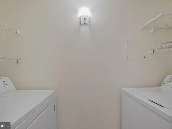 1507 Lincoln Way APT 204, Mc Lean, VA 22102