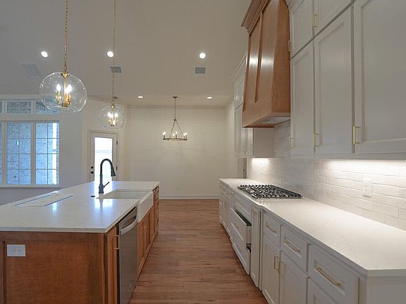 3rd image of 7514 56th St