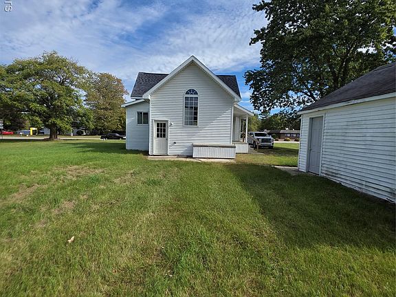 2nd image of 13021 N Saginaw Rd