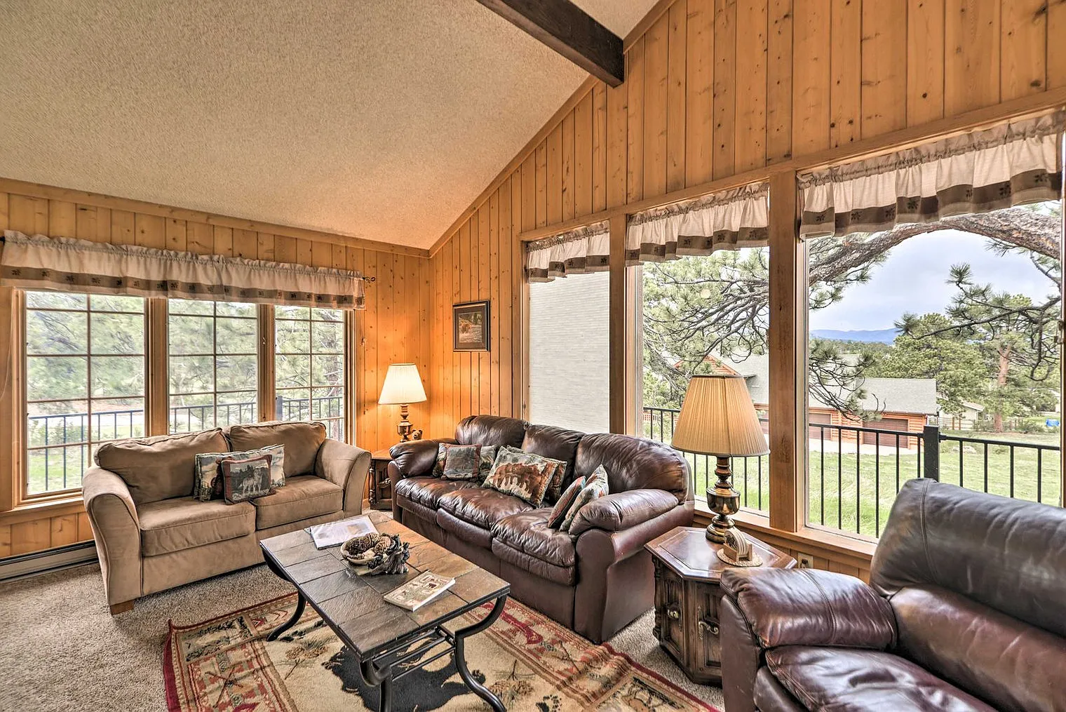 2 bed, 1.0 bath, 957 sqft, $4,305 — Photo 1