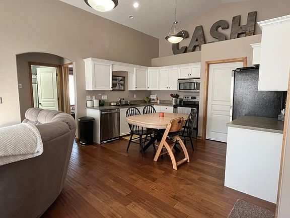 4th image of 4179 N Pilgrims Cir