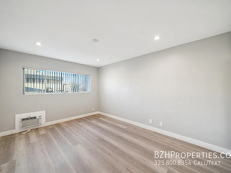 326 S Serrano Ave #4B — Photo 10