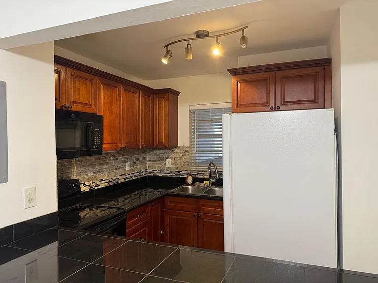 816 NW 87th Ave #406 — Photo 3