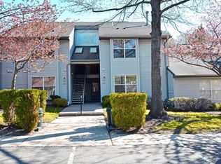 235 Ravenswood Rd, Englishtown, NJ 07726