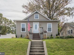 10 Lawrence Ave, Barrington, NJ 08007