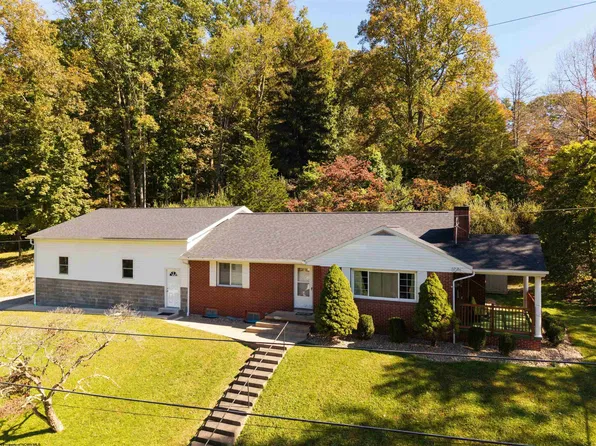 114 Woodlyn Dr, Weston, WV 26452