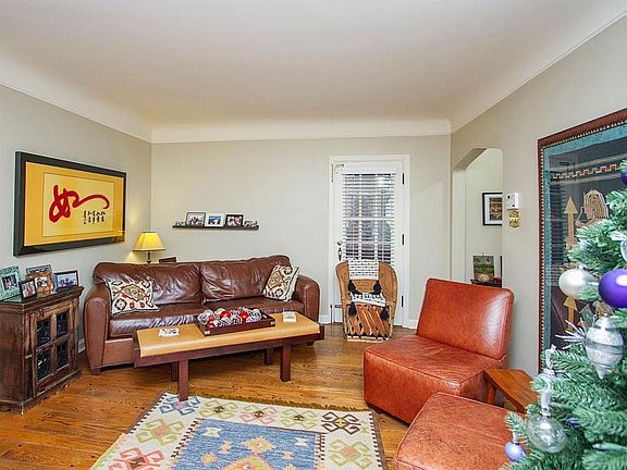 3rd image of 3886 Drakewood Dr
