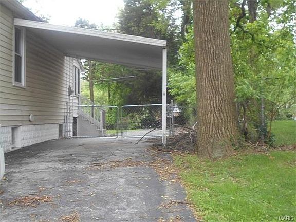 2nd image of 8836 Bobb Ave