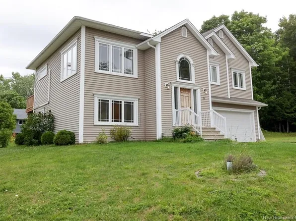 75 Whisperwood Dr, Fredericton, NB E3C 0J8