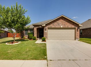 6936 Derbyshire Dr, Fort Worth, TX 76137