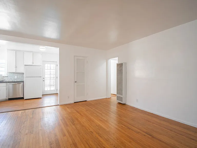 1781 Washington Way — Photo 2