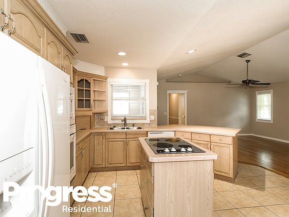 5th image of 3522 Massini Ave