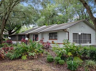 108 E Cypress Ave, Howey In The Hills, FL 34737