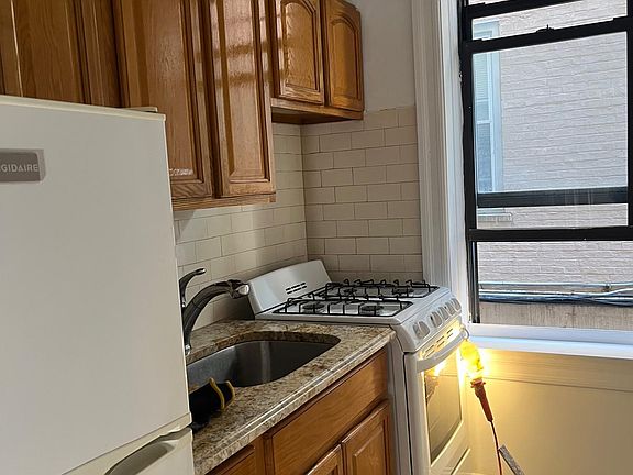 4th image of 35-25 29th St #A2
