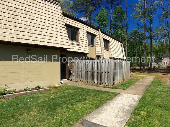2nd image of 1574 Monterry Pl