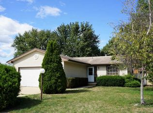 2704 Santa Ana Rd, Champaign, IL 61822