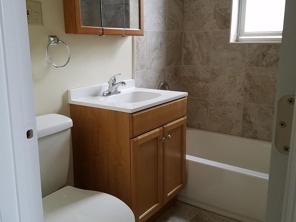 2nd image of 317 Union St #319