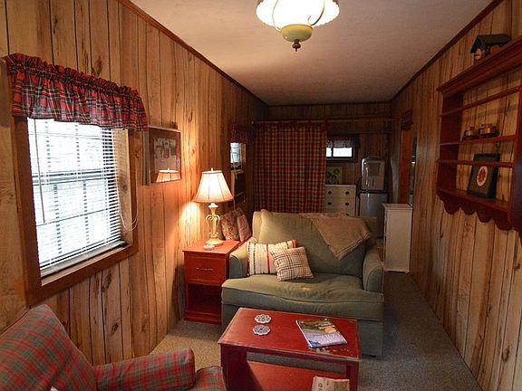 4th image of 217 Clyde Curtis Dr