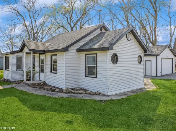 313 Tia Juana Dr, Lakemoor, IL 60051