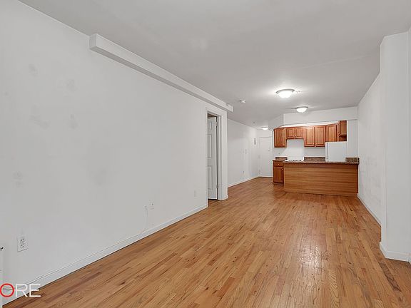 4th image of 242 W 21st St APT 1A
