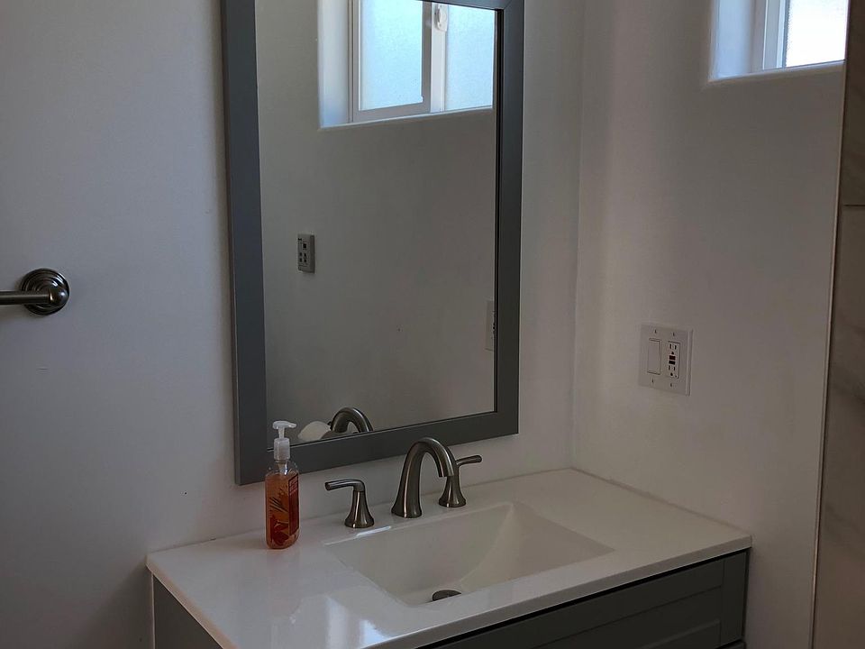 1st image of 525 1/2 Nectarine St
