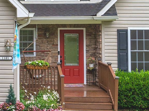 3rd image of 1101 College Heights Dr