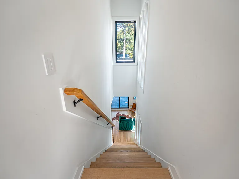 500 Geer St — Photo 40