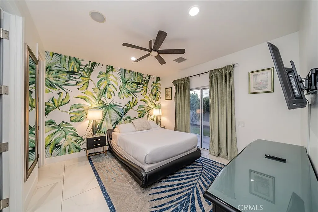 6 bed, 4.5 bath, 4292 sqft, $8,000 — Photo 3