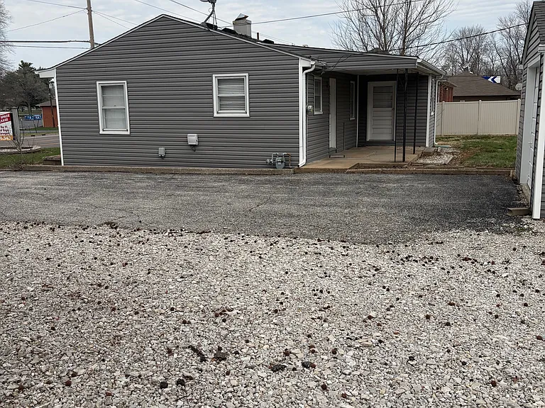 2308 N Illinois St — Photo 5