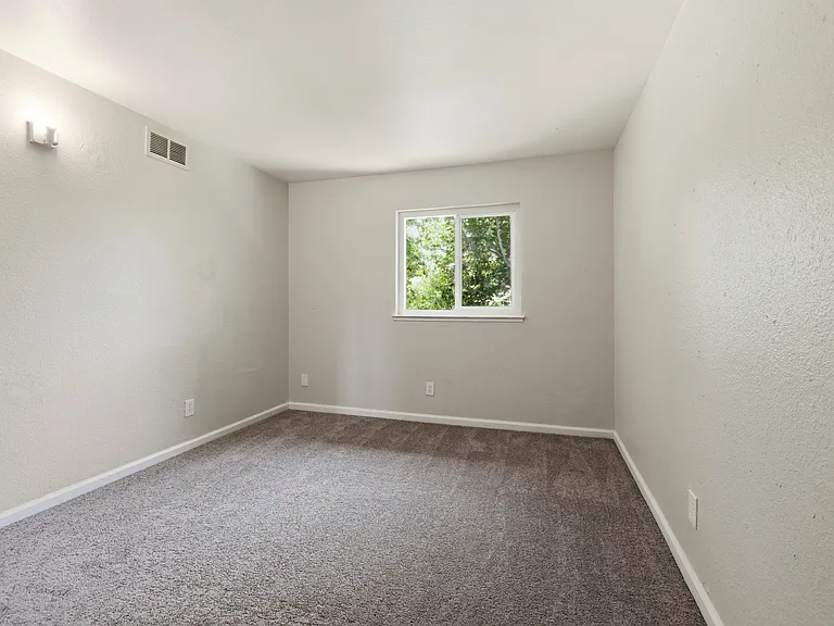 5943 Mack Rd — Photo 24